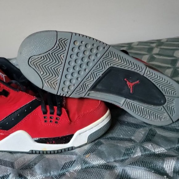 Nike Air Jordan Flight 23 – Size 6 Youth Red Suede Upper - Picture 4 of 6